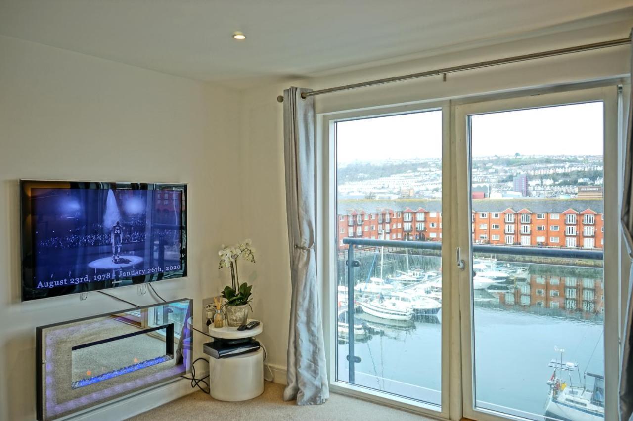 Soak Up The Light At A Soothing, Stylish Apartment In Swansea Marina Luaran gambar