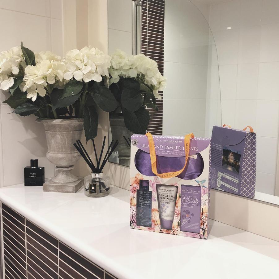 Soak Up The Light At A Soothing, Stylish Apartment In Swansea Marina Luaran gambar